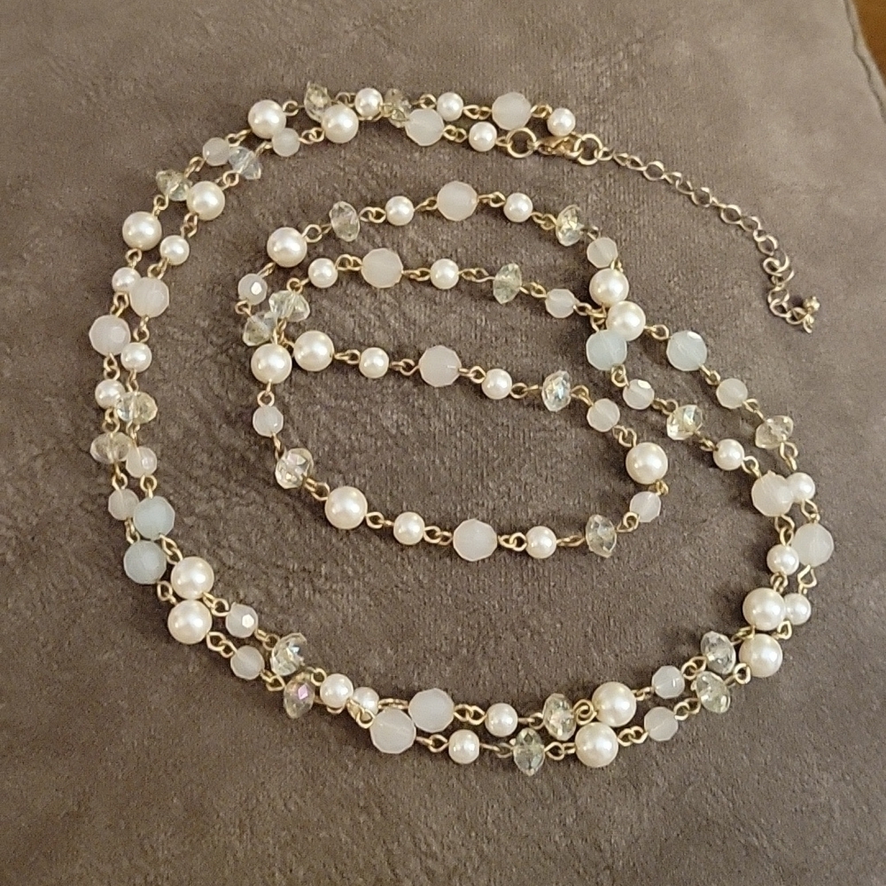 Faux Pearl Irridescent Opaque Pink Beaded Chain Necklace - Picture 2 of 8